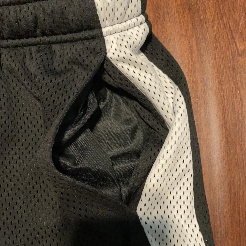 Nike Youth Mesh Shorts - Picture 4 of 6